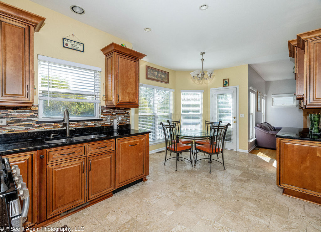 1705 Seward Street, Roselle, IL 60172