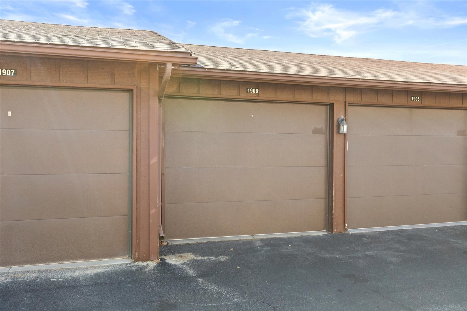 2220 Wharf Drive #1906, Woodridge, IL 60517