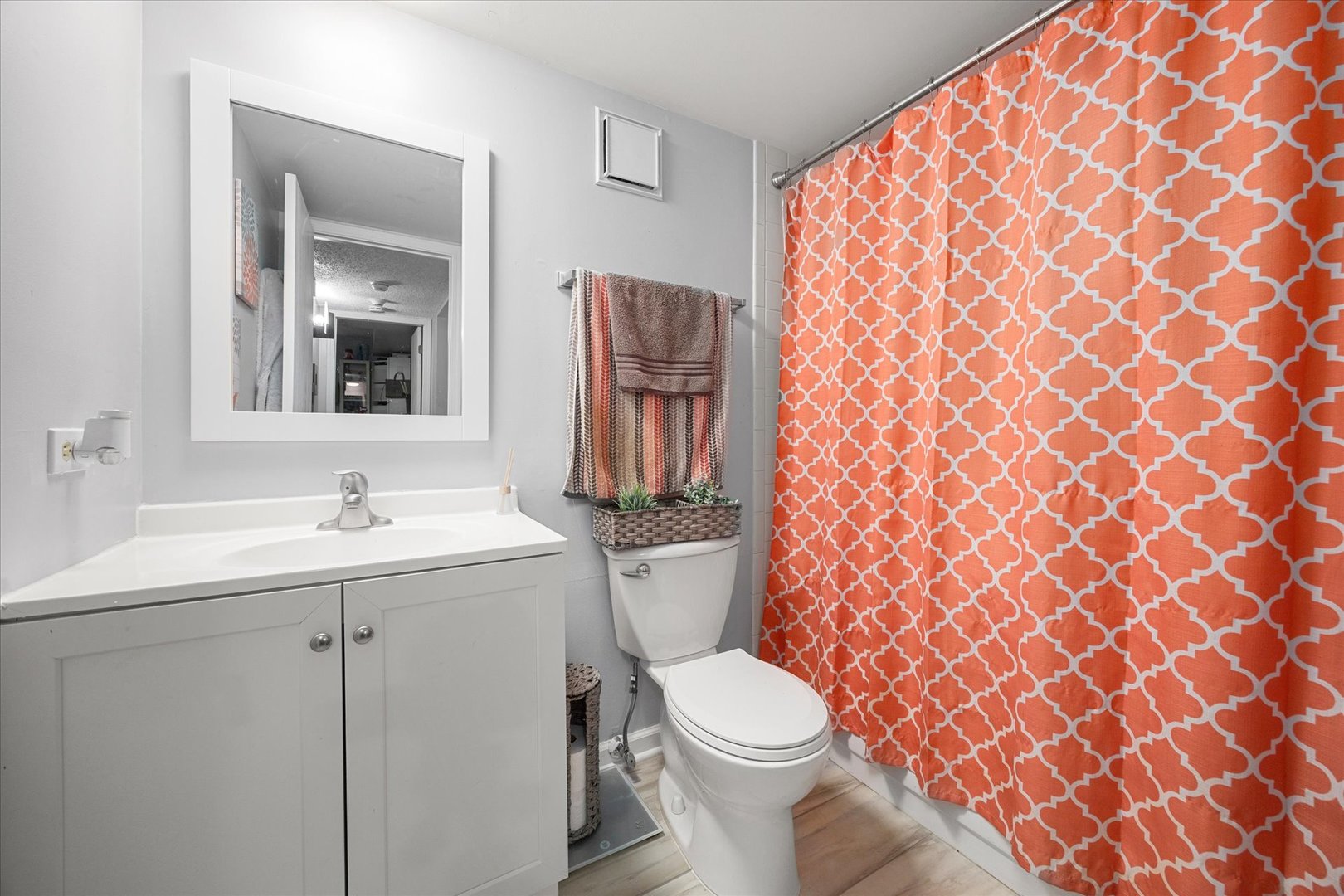 2220 Wharf Drive #1906, Woodridge, IL 60517