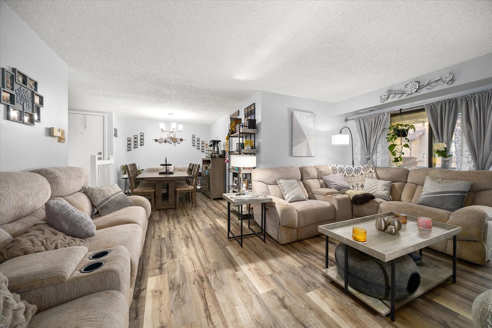 2220 Wharf Drive #1906, Woodridge, IL 60517