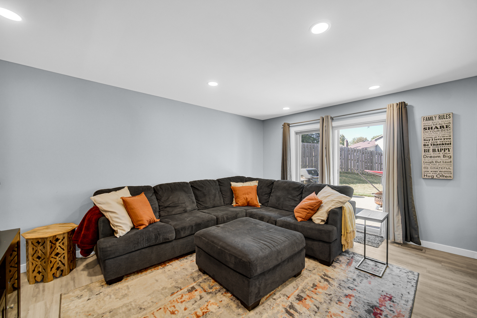 1028 W Park Place Drive, Bartlett, IL 60103