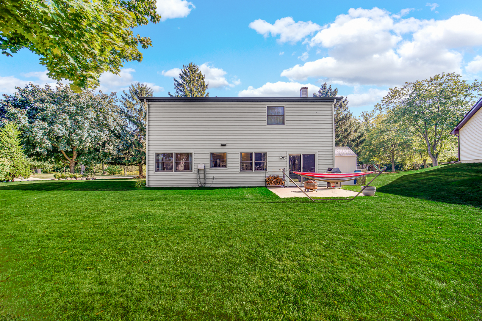 1028 W Park Place Drive, Bartlett, IL 60103