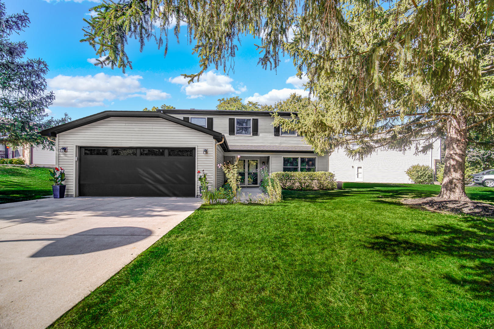 1028 W Park Place Drive, Bartlett, IL 60103