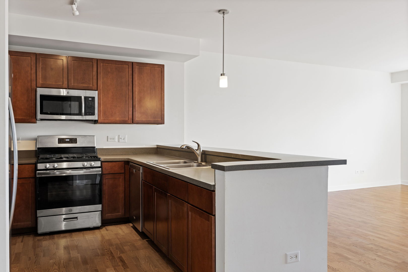 1905 S Wolf Road #302, Hillside, IL 60162