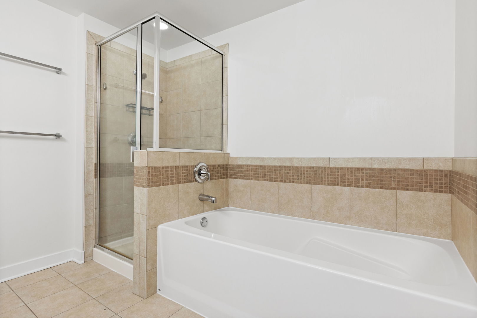 1905 S Wolf Road #302, Hillside, IL 60162