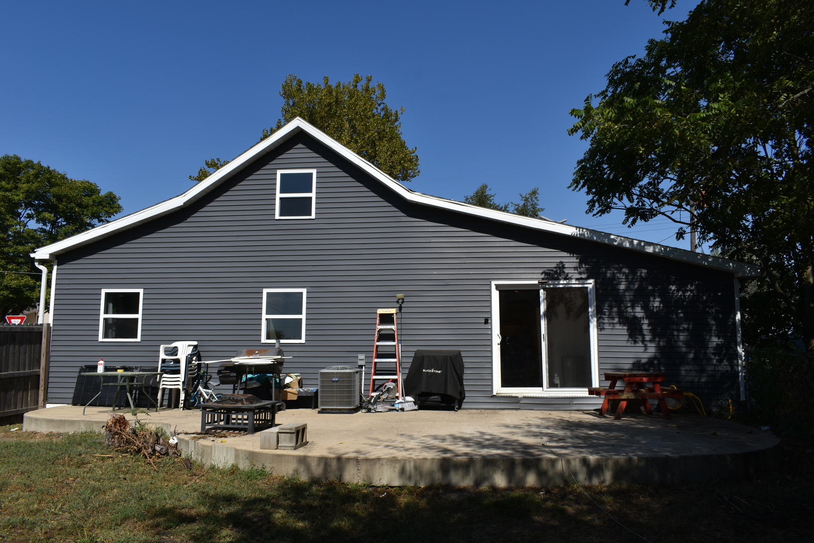 201 S Maple Street, El Paso, IL 61738