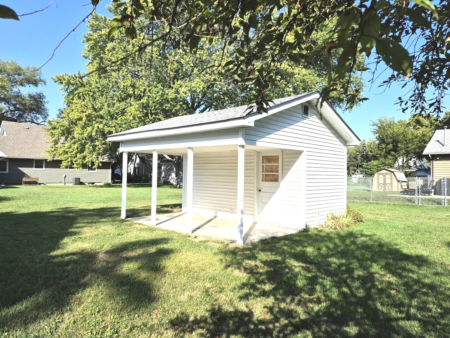 131 E Jackson Street, Oswego, IL 60543