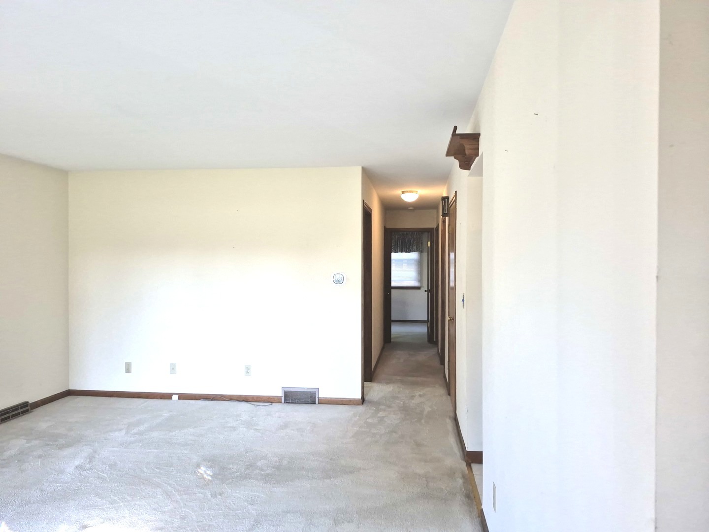 131 E Jackson Street, Oswego, IL 60543