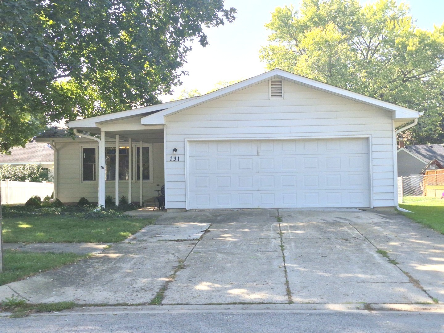 131 E Jackson Street, Oswego, IL 60543