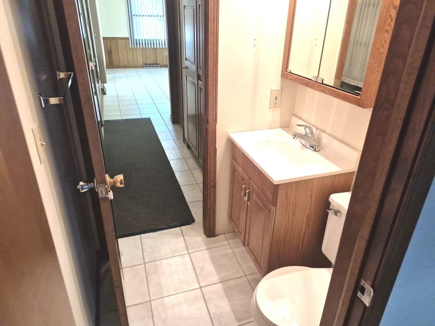 131 E Jackson Street, Oswego, IL 60543