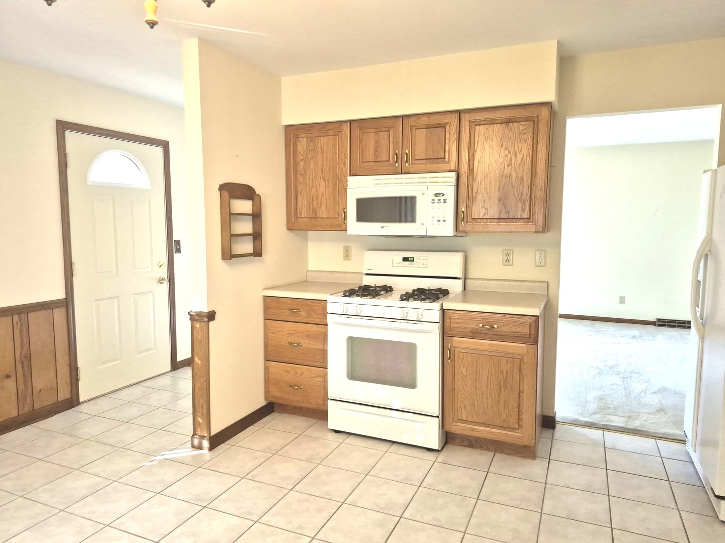 131 E Jackson Street, Oswego, IL 60543