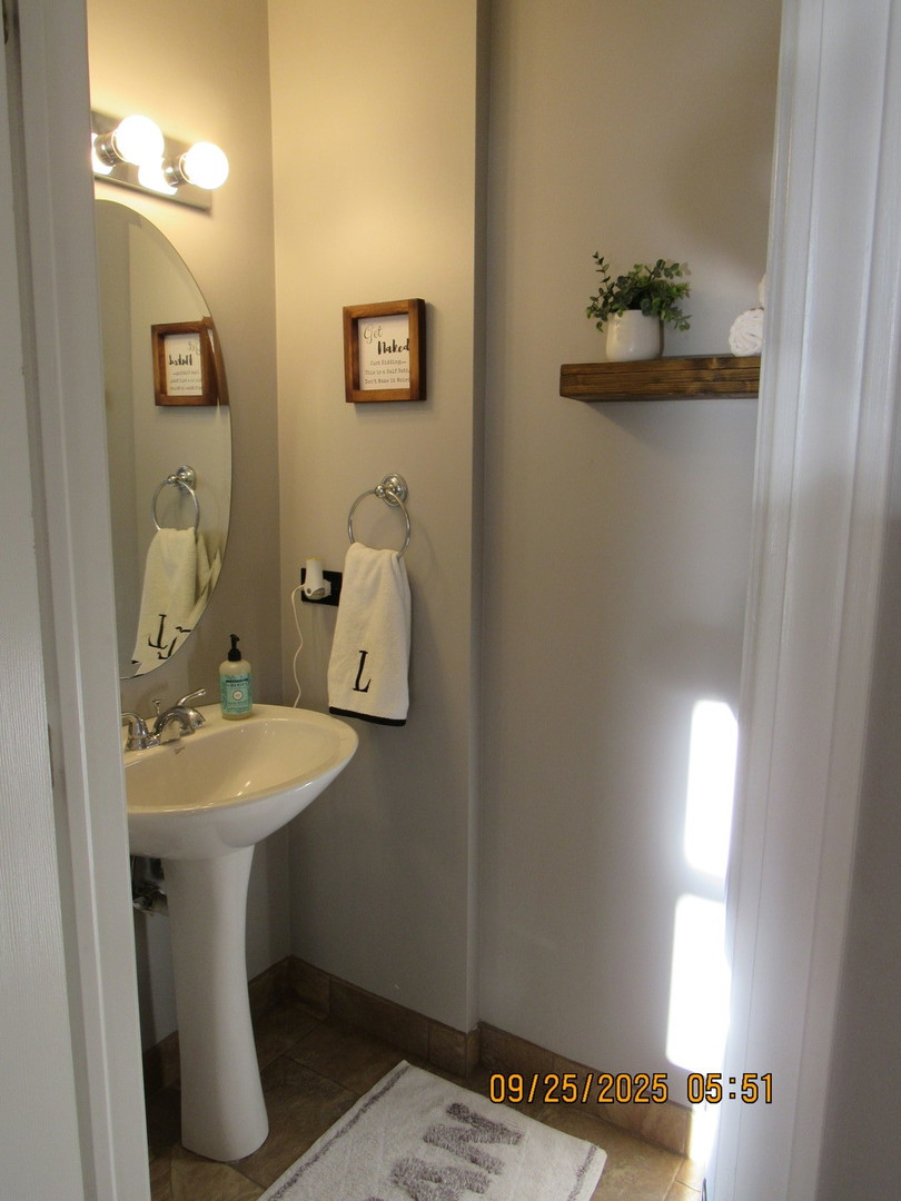 319 Parkside Drive, Shorewood, IL 60404