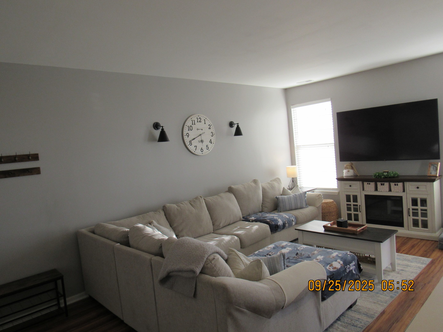 319 Parkside Drive, Shorewood, IL 60404