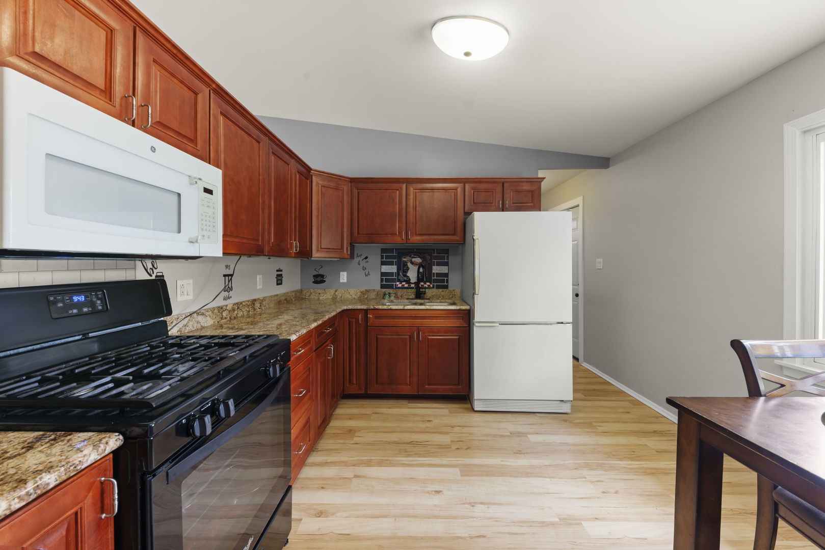 436 Clifton Avenue, Romeoville, IL 60446