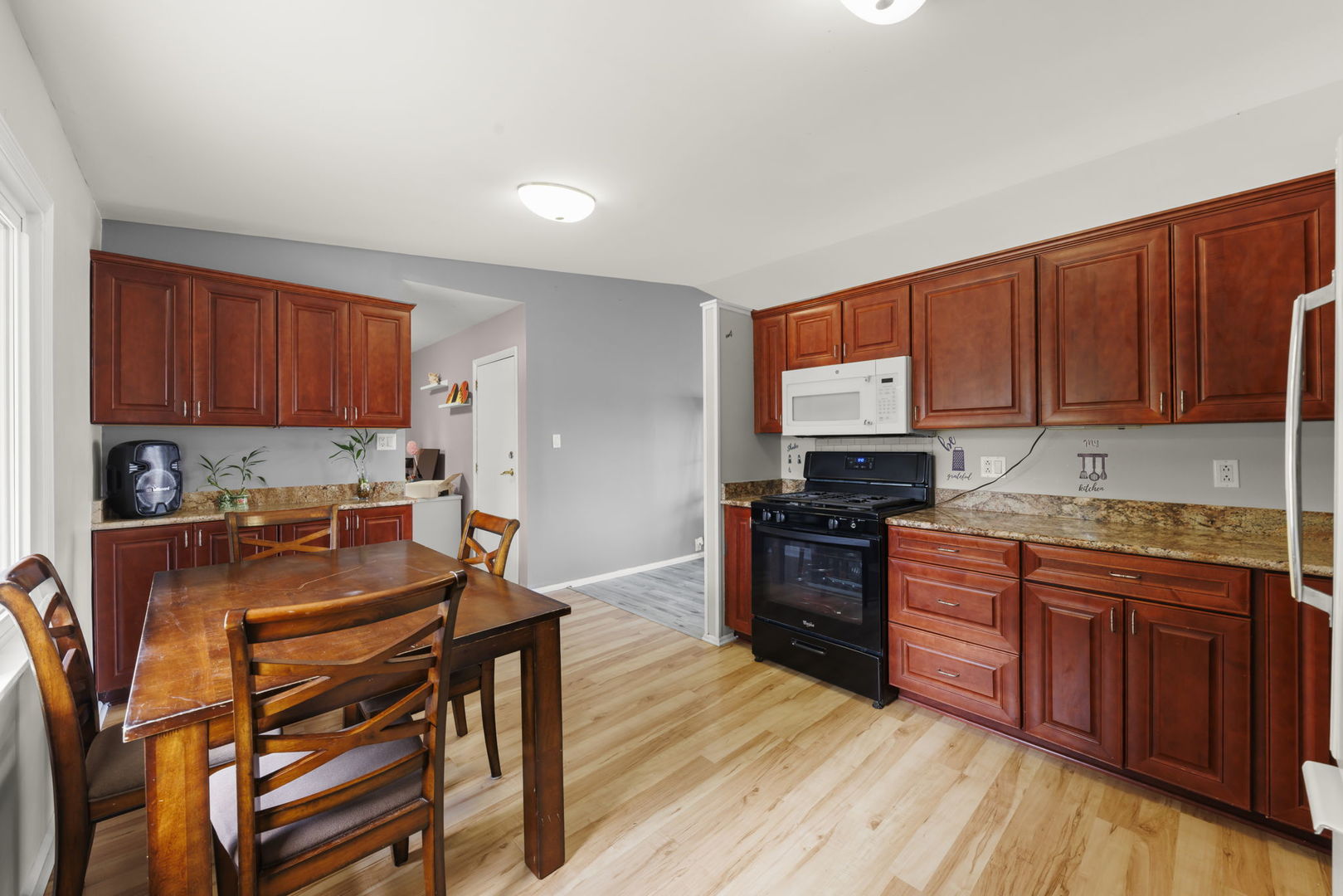 436 Clifton Avenue, Romeoville, IL 60446