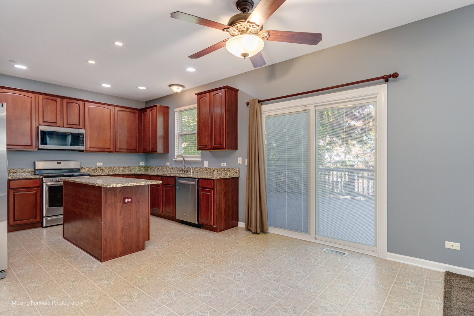 6074 Frank Drive, Hoffman Estates, IL 60192