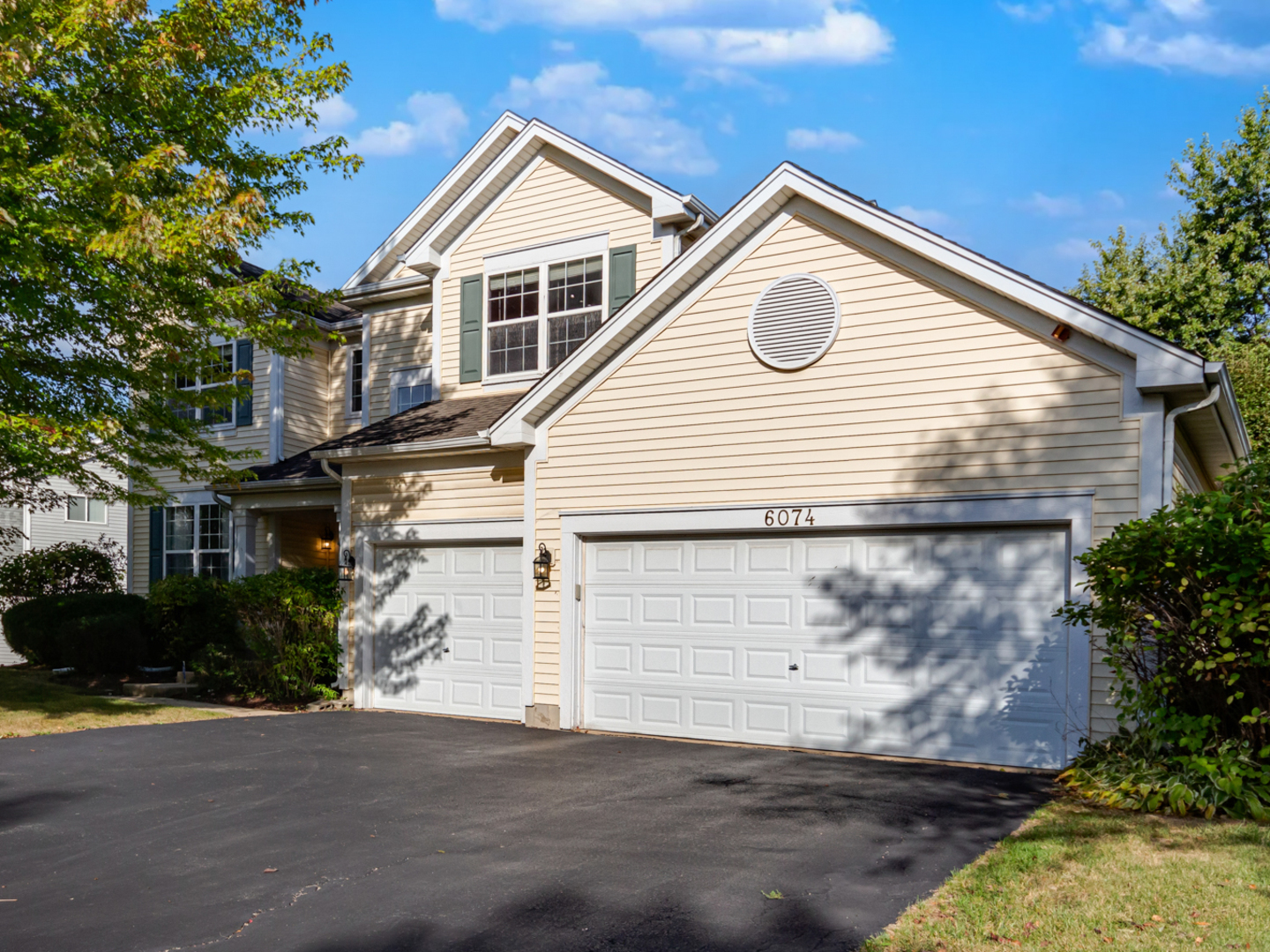 6074 Frank Drive, Hoffman Estates, IL 60192