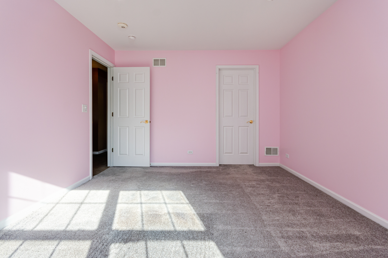 6074 Frank Drive, Hoffman Estates, IL 60192