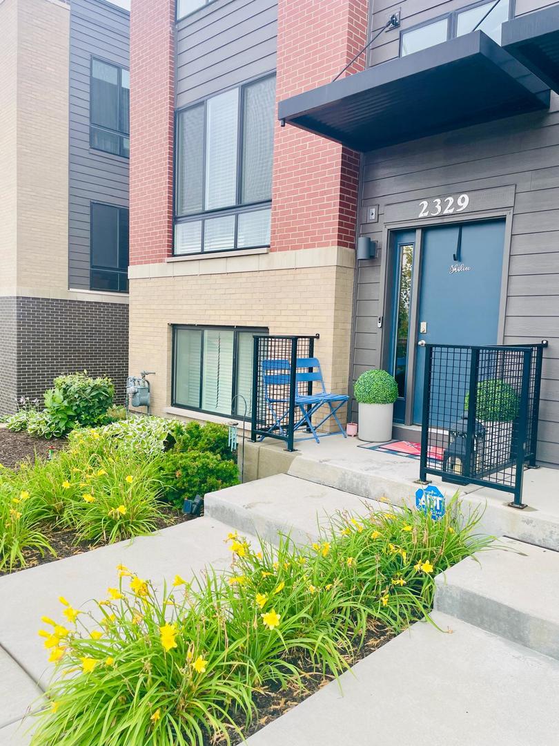 2329 Alumni Drive #0, Schaumburg, IL 60173