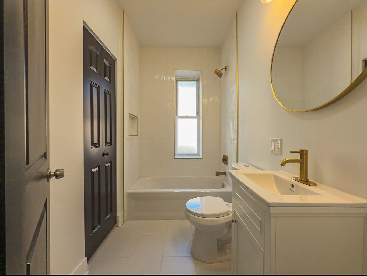 4925 S Champlain Avenue #2, Chicago, IL 60615