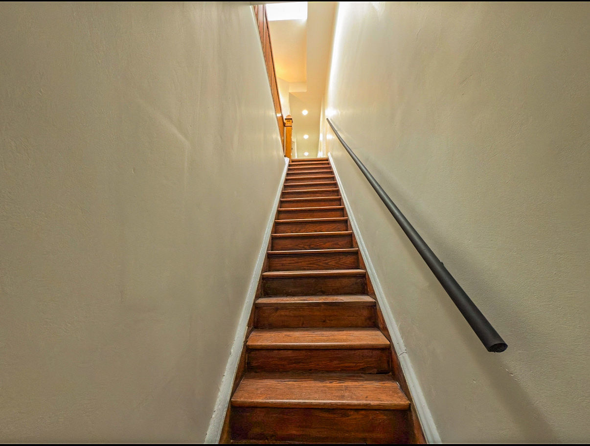 4925 S Champlain Avenue #2, Chicago, IL 60615