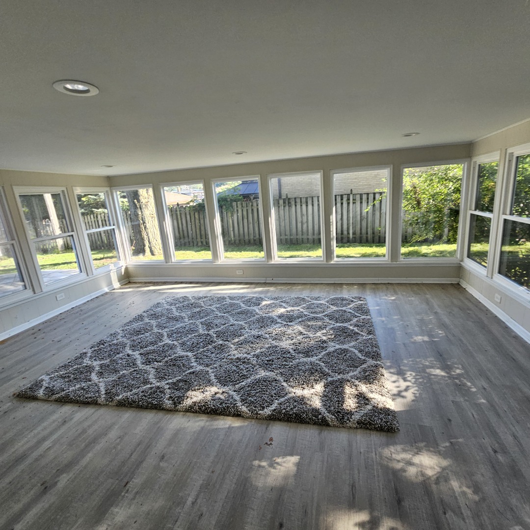 1291 Phoenix Drive, Des Plaines, IL 60018