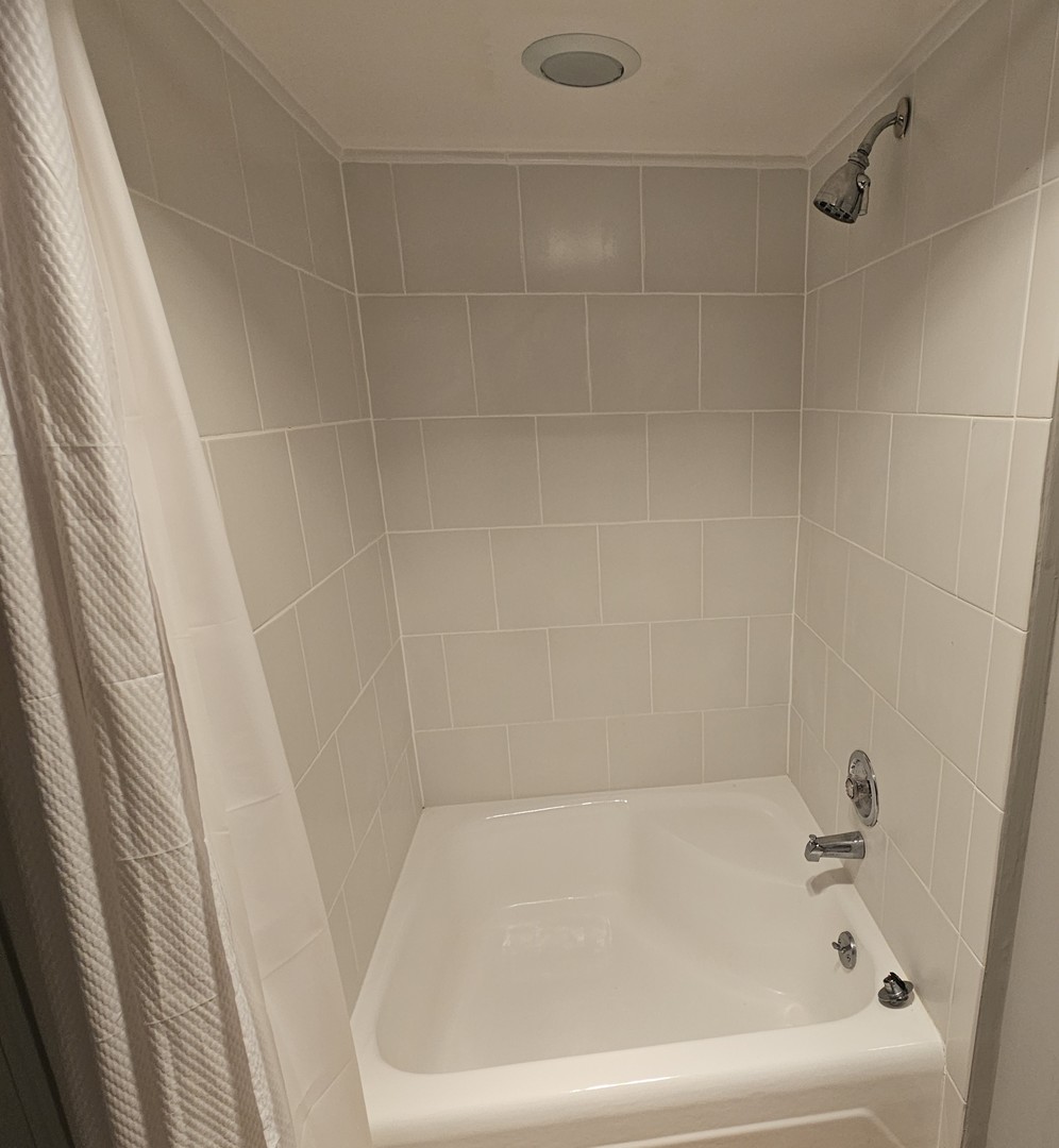 1291 Phoenix Drive, Des Plaines, IL 60018