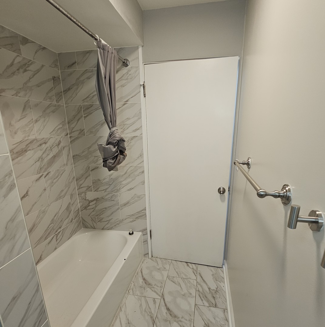 1291 Phoenix Drive, Des Plaines, IL 60018