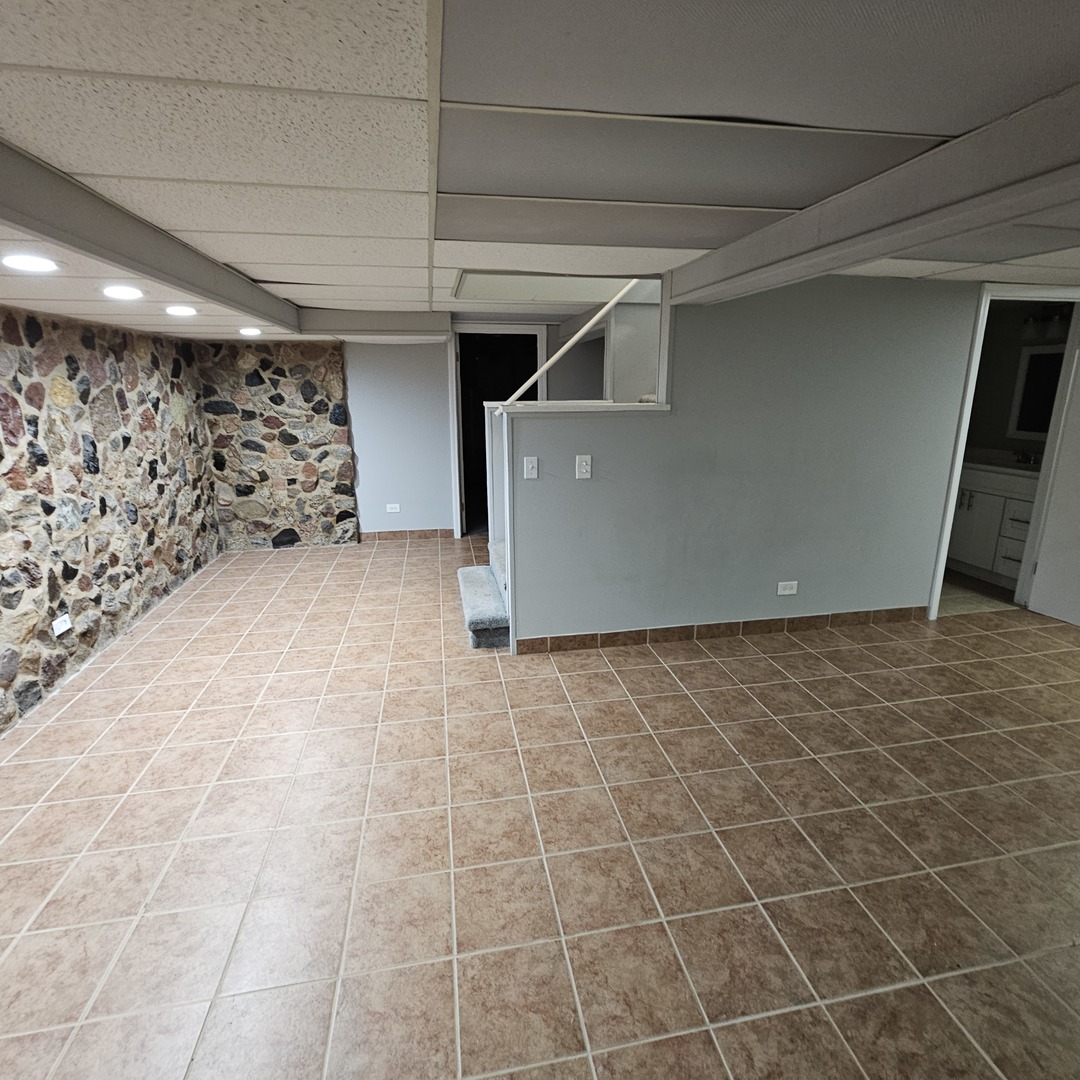 1291 Phoenix Drive, Des Plaines, IL 60018