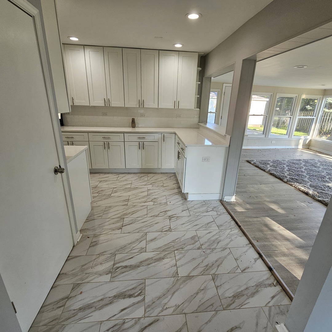 1291 Phoenix Drive, Des Plaines, IL 60018