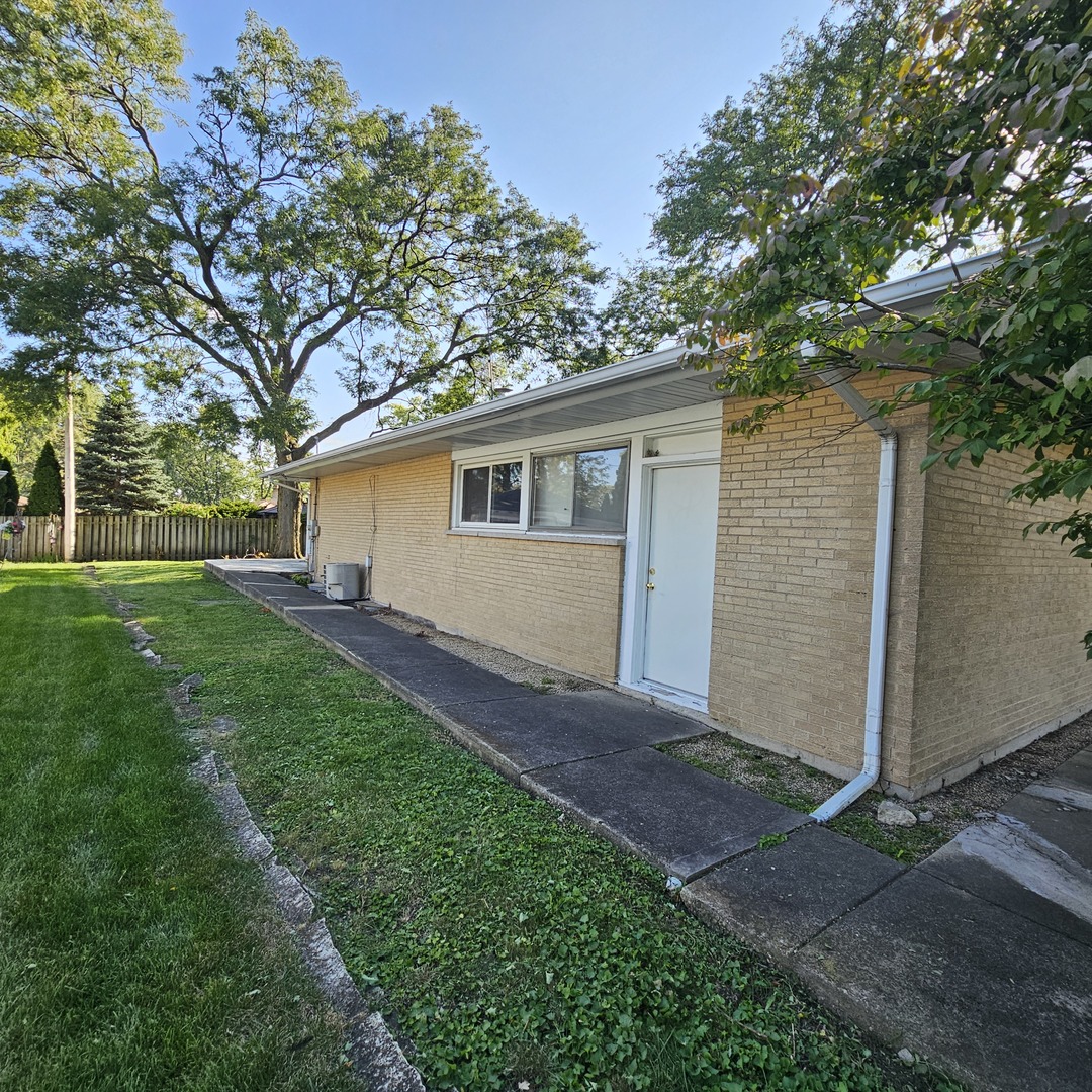 1291 Phoenix Drive, Des Plaines, IL 60018