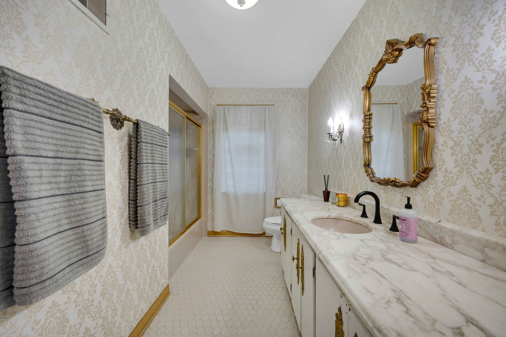 2307 Flossmoor Road, Flossmoor, IL 60422