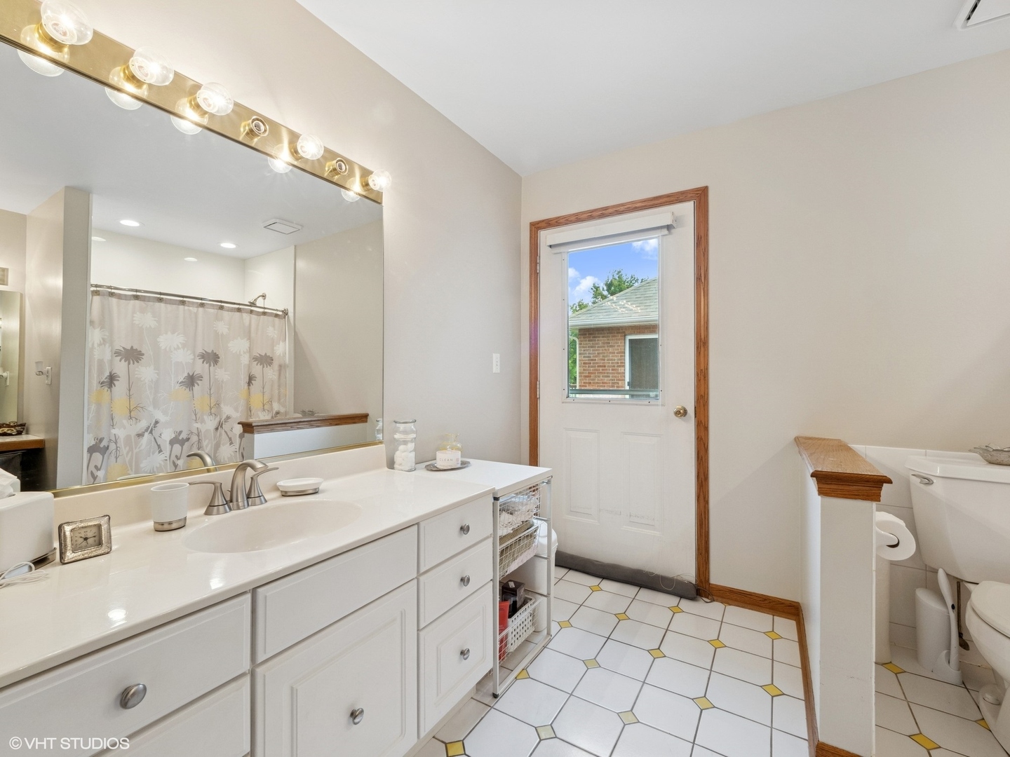 1520 Grant Street, Schaumburg, IL 60193