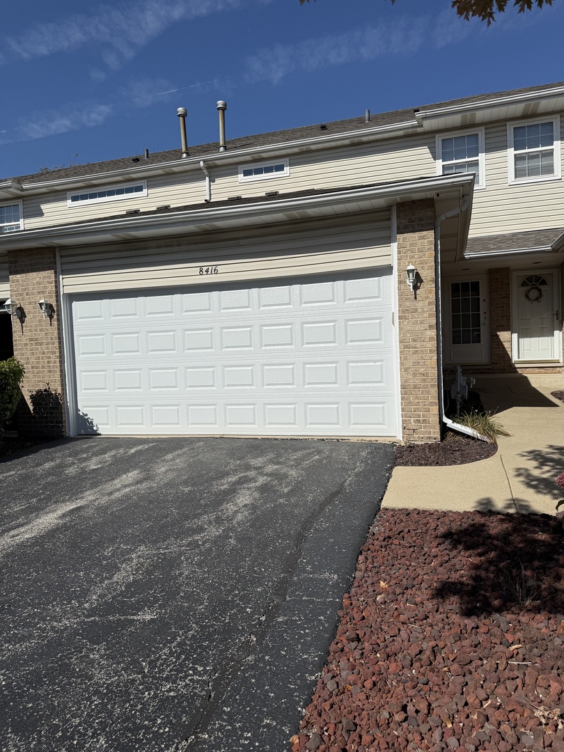 8416 Stratford Drive, Tinley Park, IL 60487
