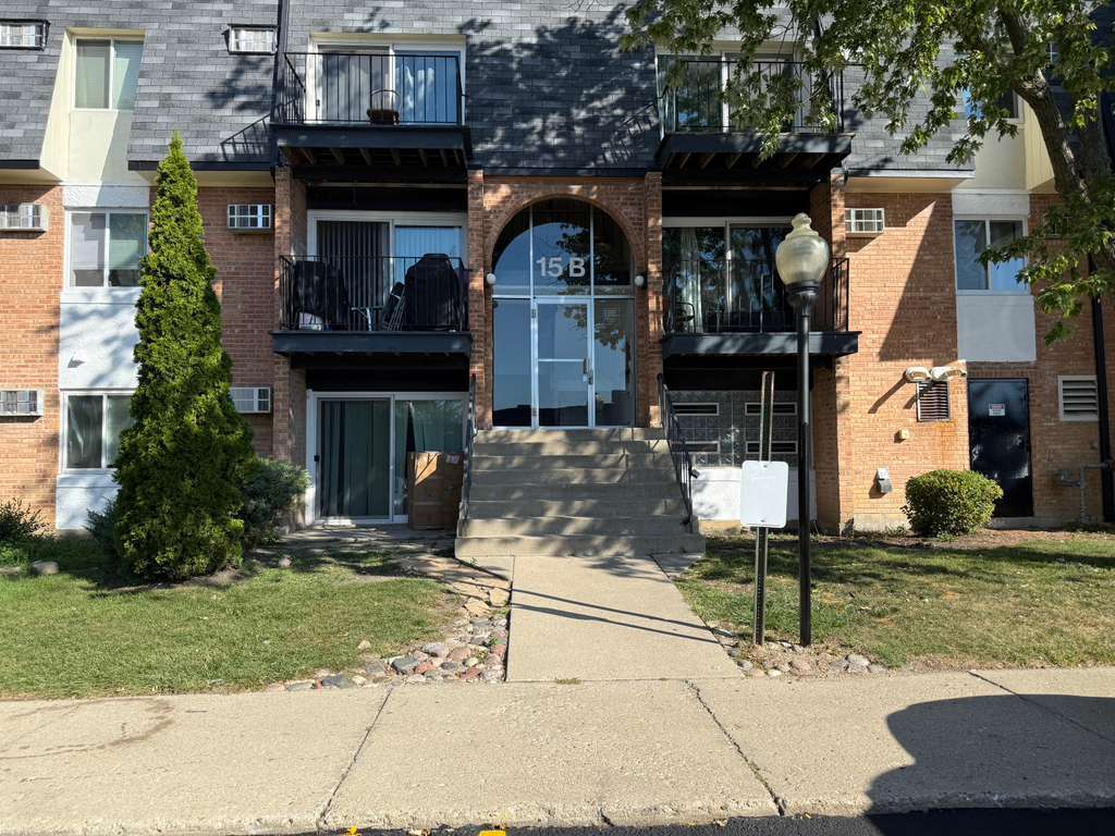 15B E Dundee Quarter Drive #303, Palatine, IL 60074