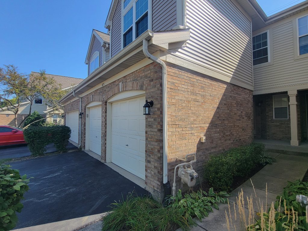 875 Mckenzie Station Drive, Lisle, IL 60532