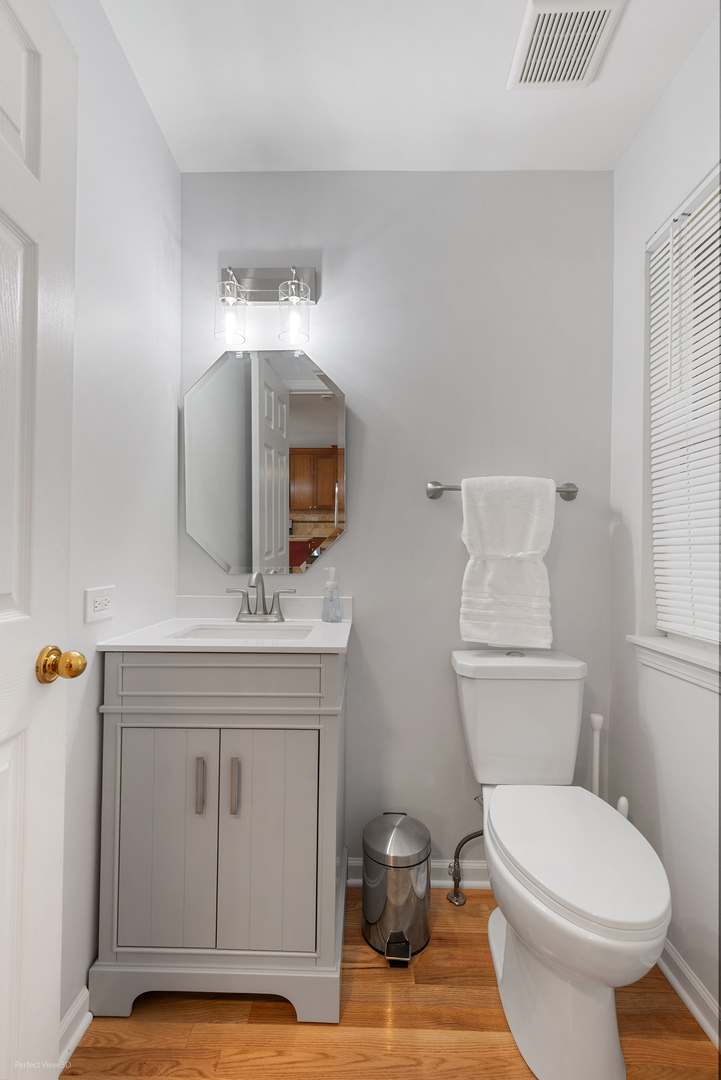 875 Mckenzie Station Drive, Lisle, IL 60532