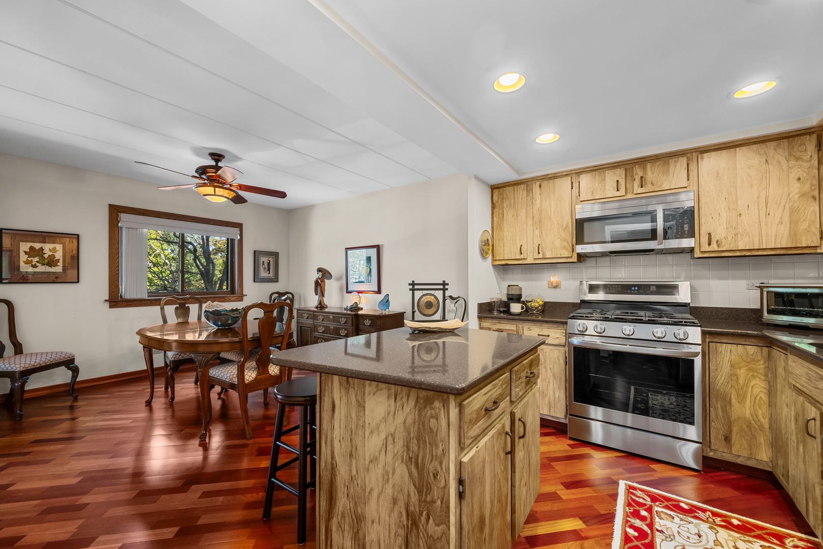 1491 Ashland Avenue #3NW, Des Plaines, IL 60016