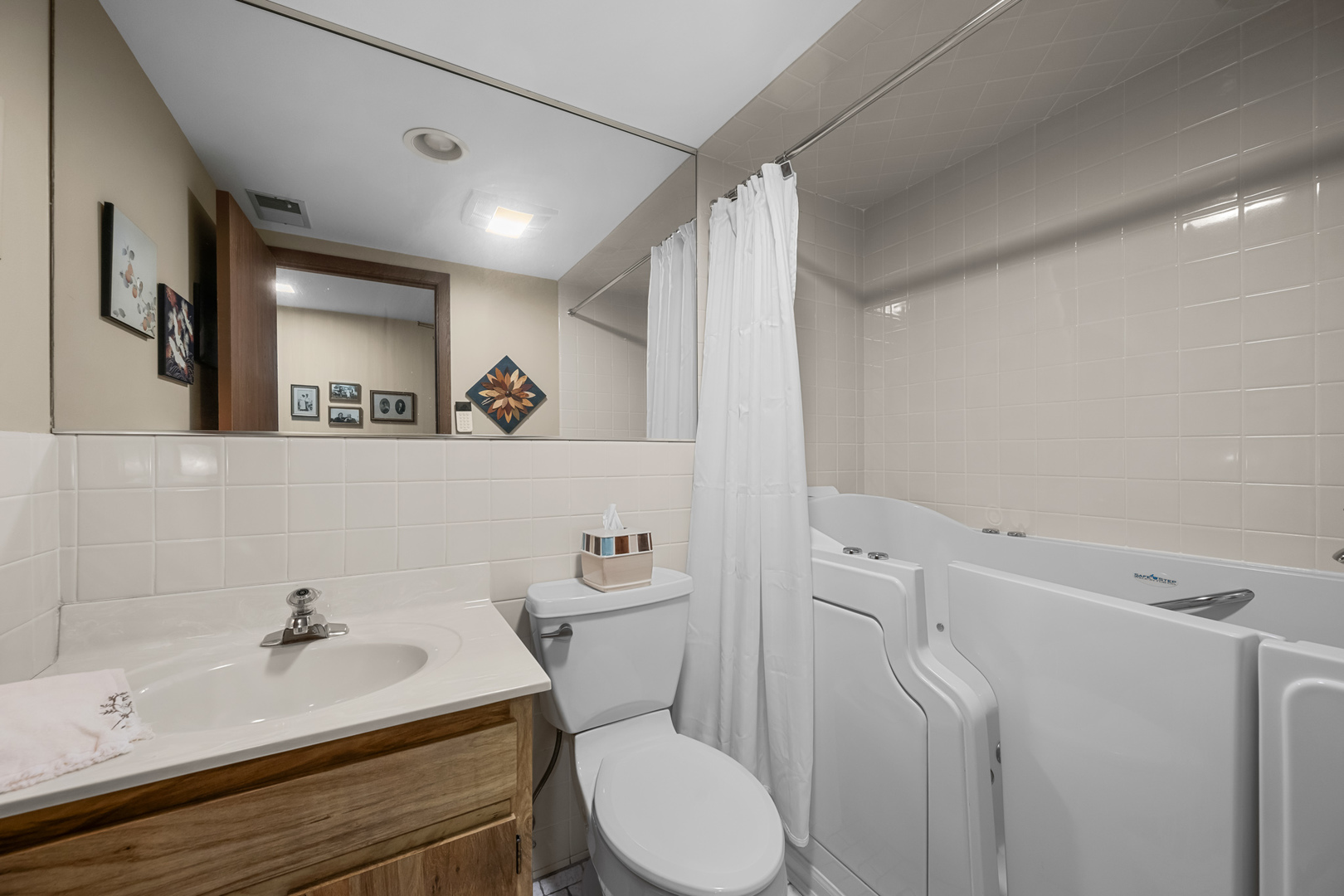 1491 Ashland Avenue #3NW, Des Plaines, IL 60016