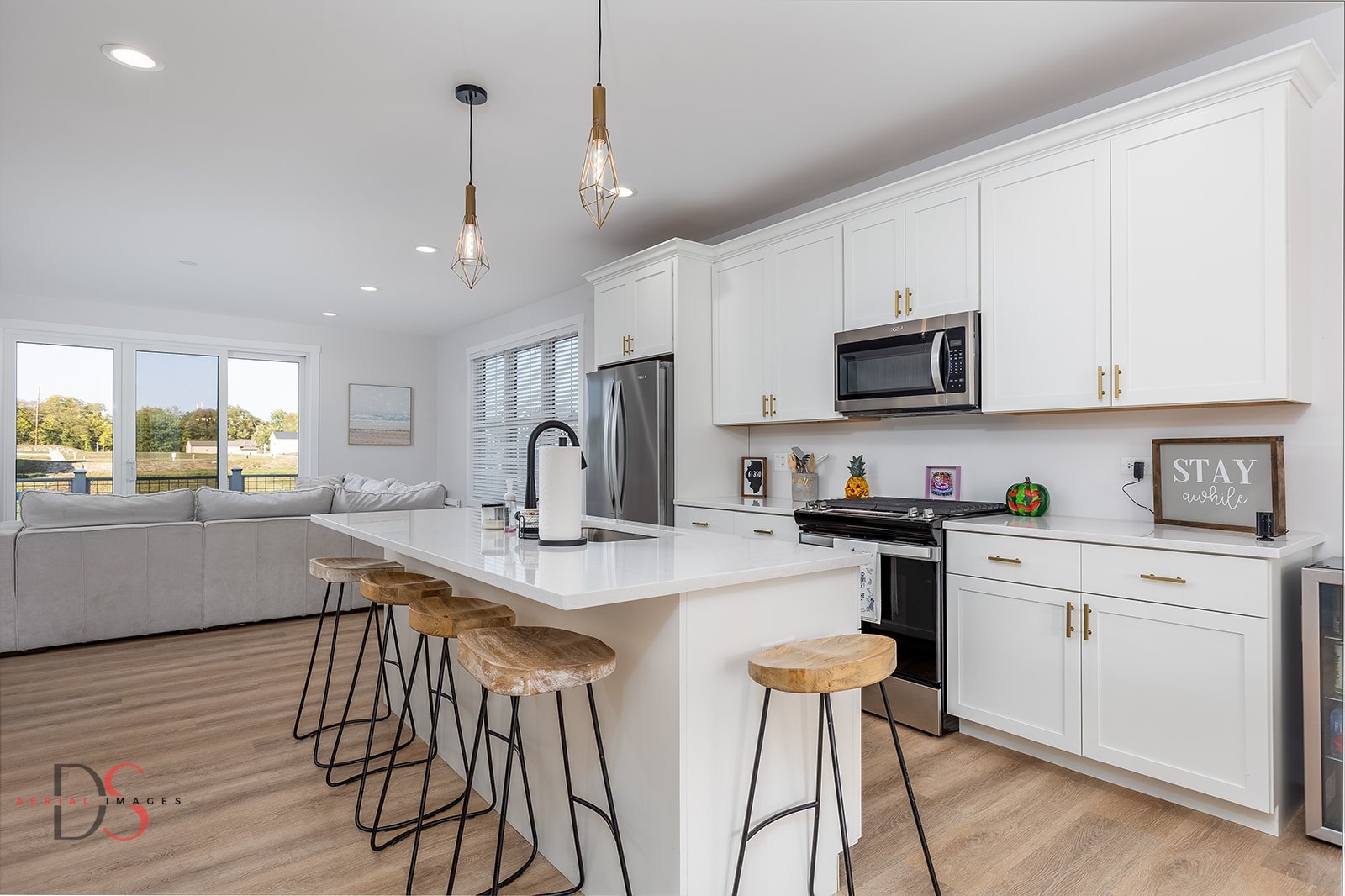 40 Waterside Way, Ottawa, IL 61350