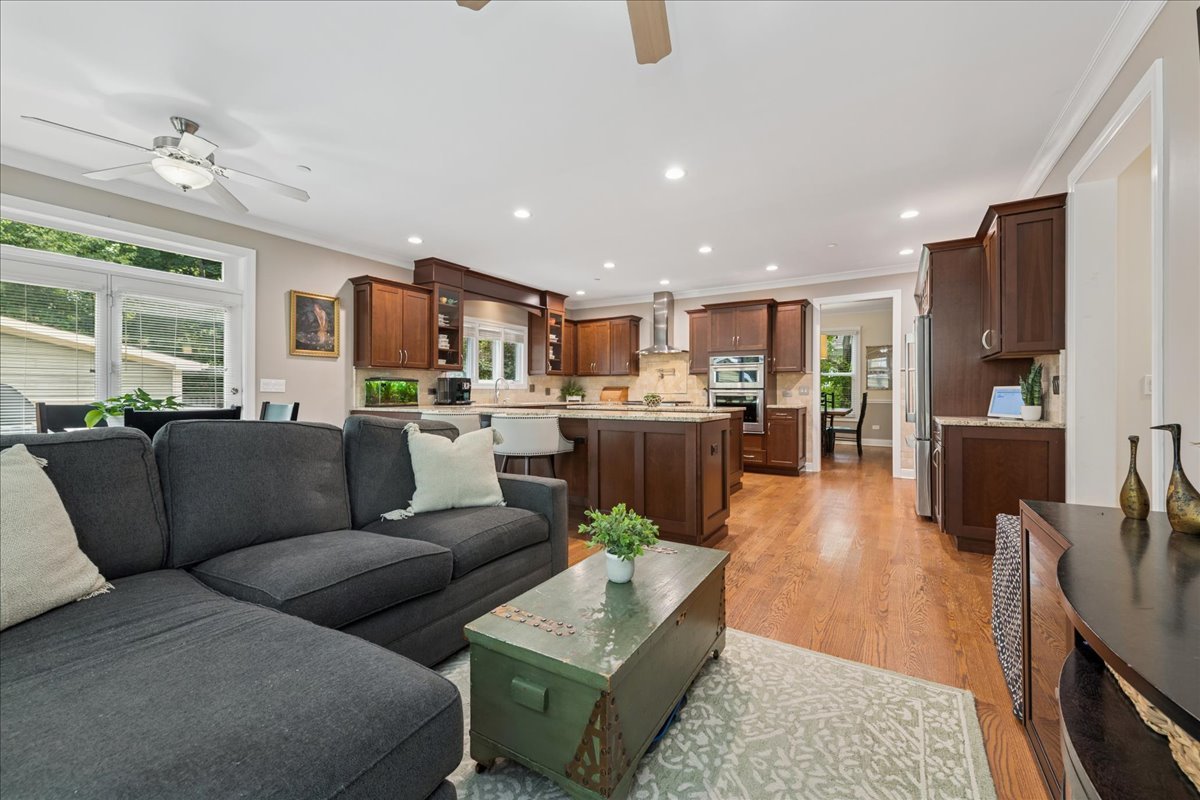 224 Newberry Avenue, Libertyville, IL 60048