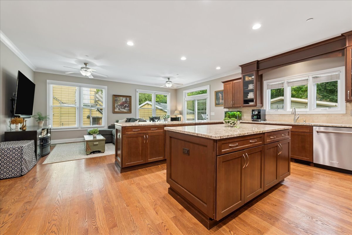 224 Newberry Avenue, Libertyville, IL 60048