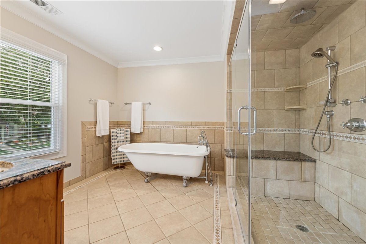 224 Newberry Avenue, Libertyville, IL 60048