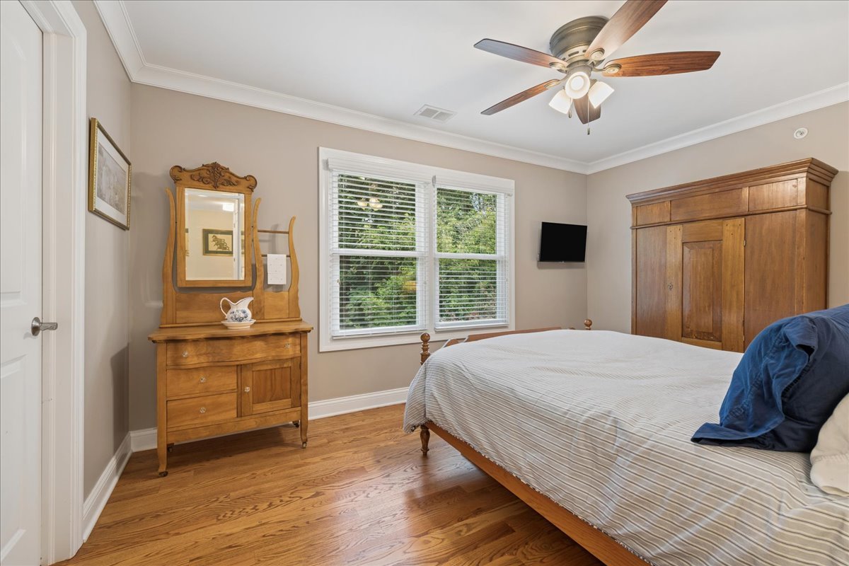 224 Newberry Avenue, Libertyville, IL 60048