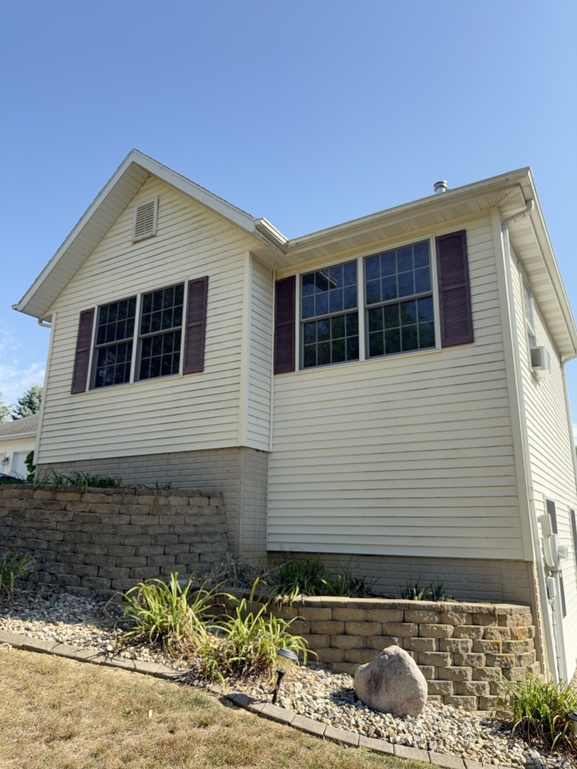 16555 Mclean Road, Danvers, IL 61732