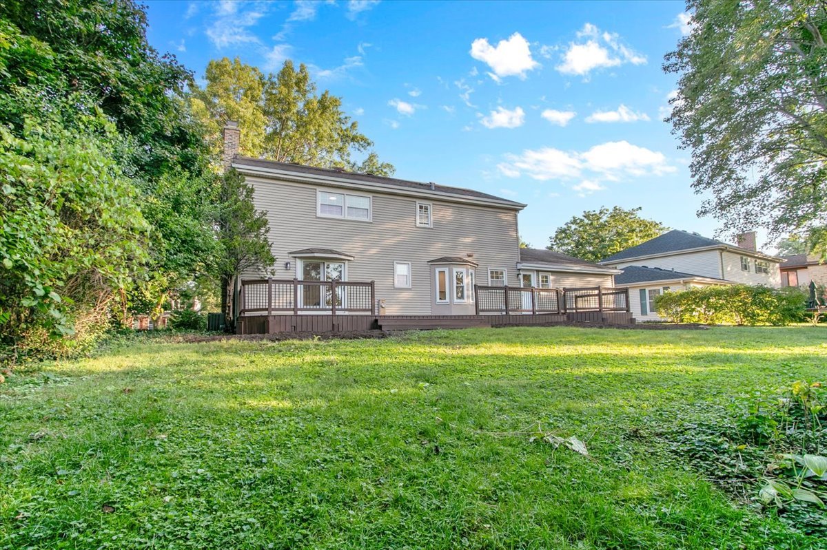 205 White Fawn Trail, Downers Grove, IL 60516