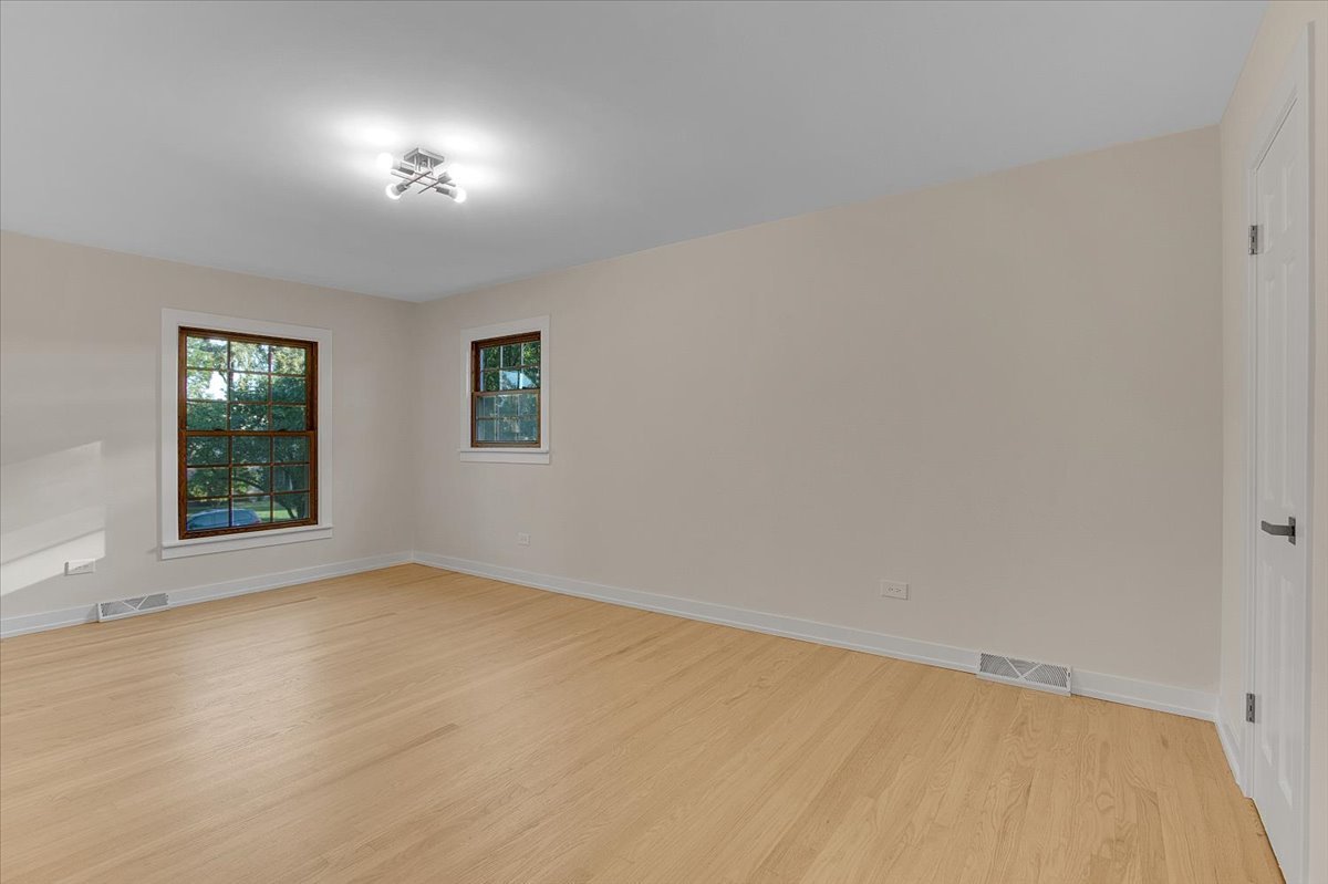205 White Fawn Trail, Downers Grove, IL 60516