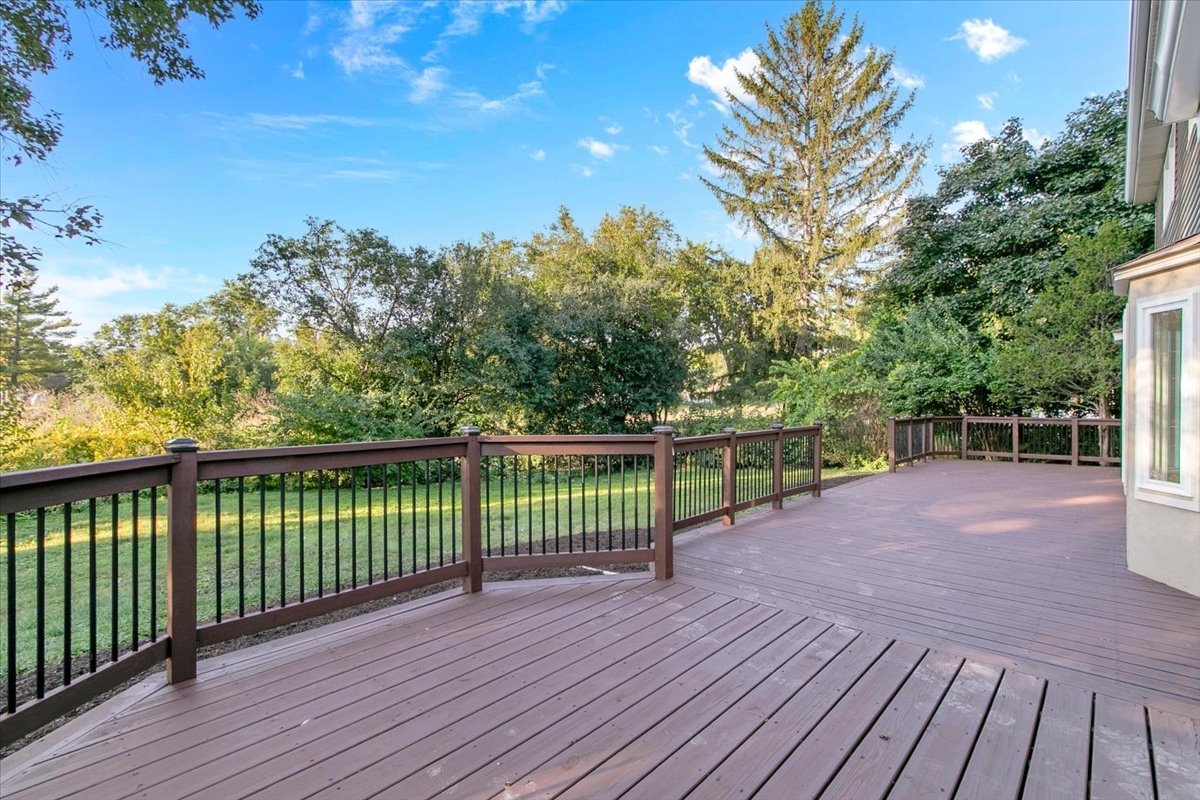 205 White Fawn Trail, Downers Grove, IL 60516