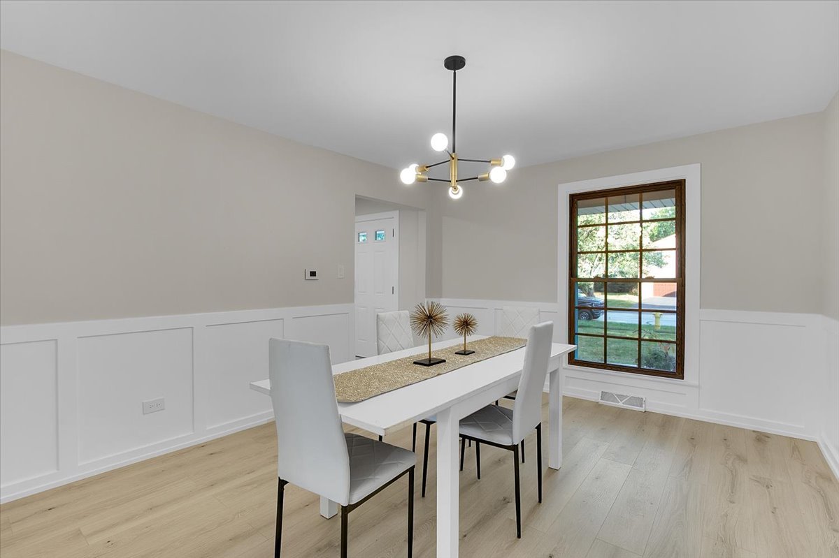 205 White Fawn Trail, Downers Grove, IL 60516