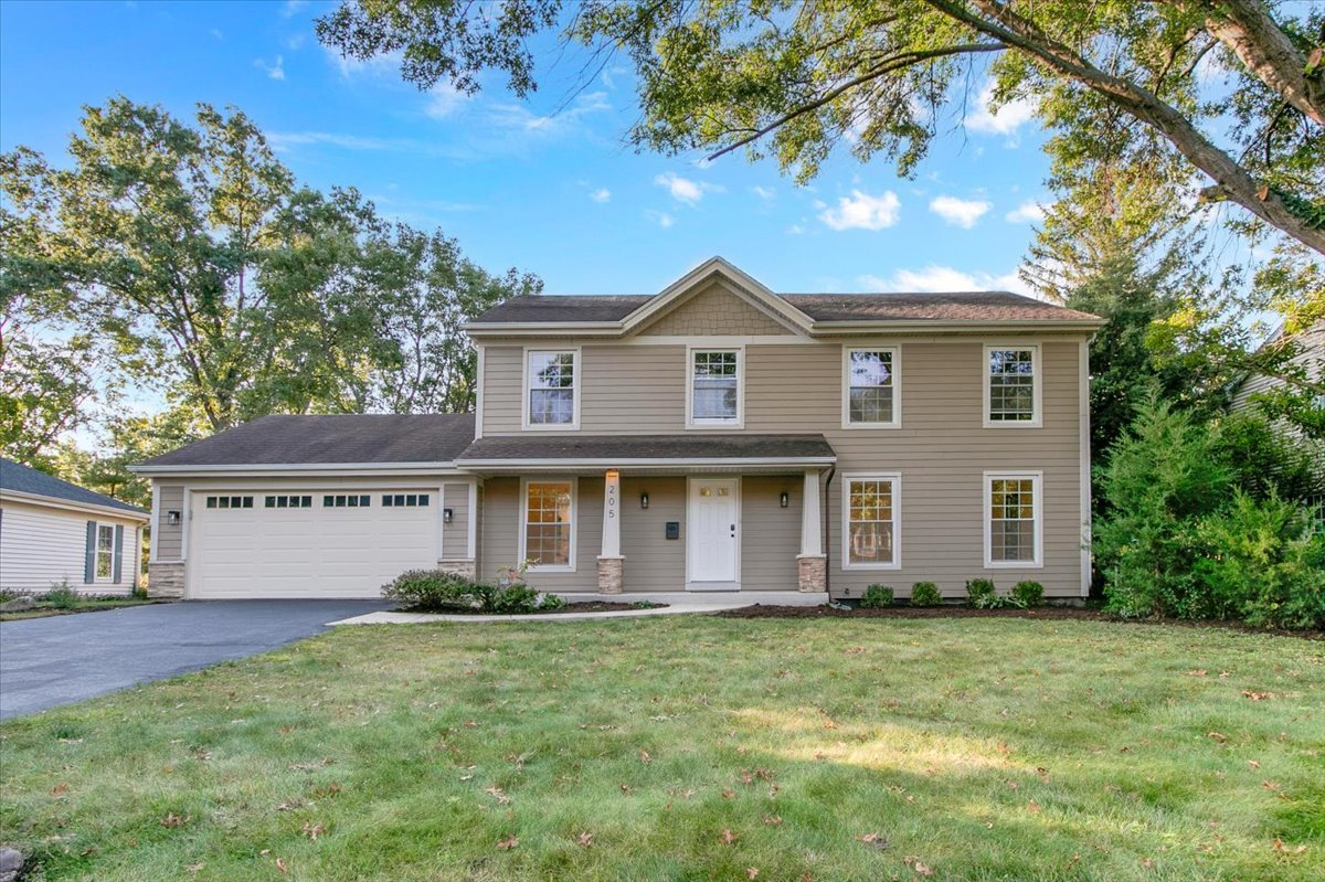 205 White Fawn Trail, Downers Grove, IL 60516